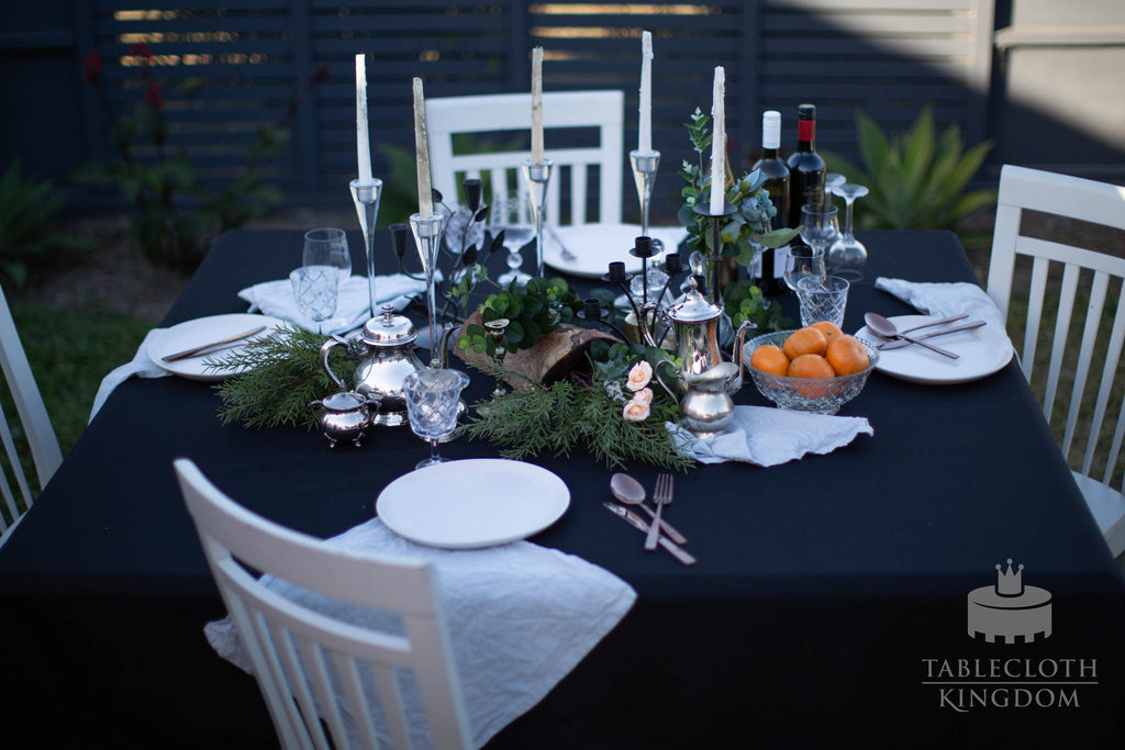 A halloween table scape_cover